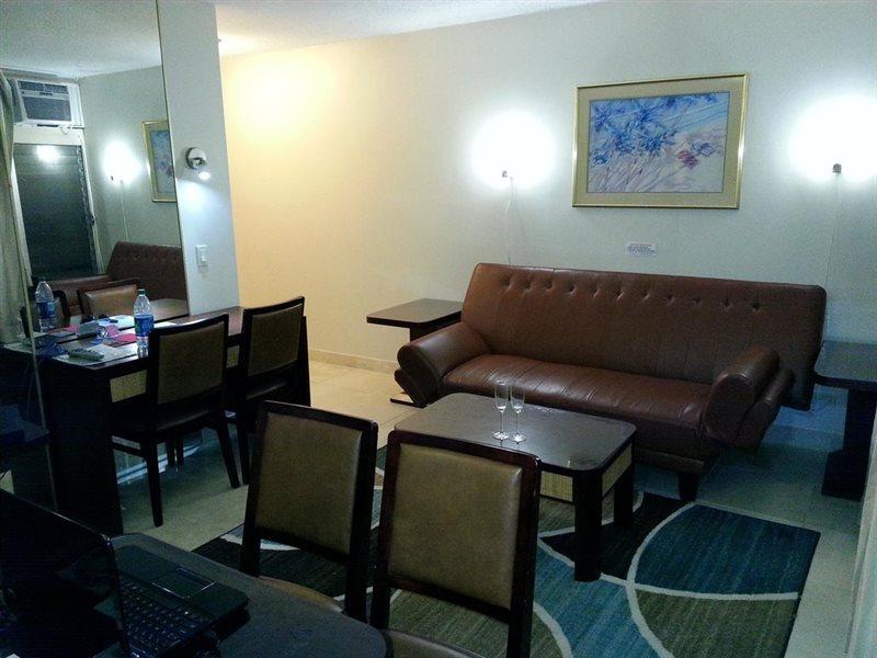Waikiki Beach Condominiums Хонолулу Екстериор снимка