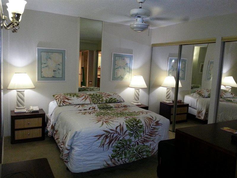 Waikiki Beach Condominiums Хонолулу Екстериор снимка