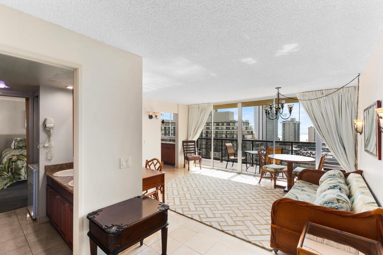Waikiki Beach Condominiums Хонолулу Екстериор снимка
