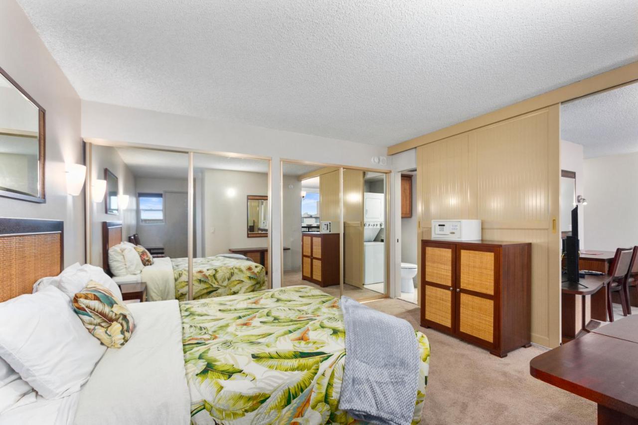 Waikiki Beach Condominiums Хонолулу Екстериор снимка